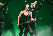 Lady Gaga interrompe espetáculo após queda de dançarino. “Está bem?”