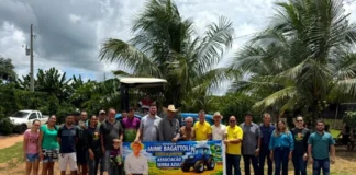 Deputado Luizinho Goebel entrega trator e implementos à Associação Serra Azul em Nova Brasilândia