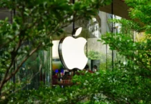Venda de iPhones sem carregador gera multa à Apple no Brasil