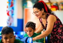 Prefeitura de Porto Velho convoca aprovados em seleção para atuar nas escolas; chamamento busca reduzir déficit de profissionais