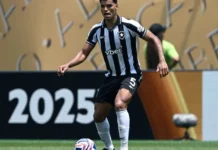 Na mira do Palmeiras, Danilo posta e marca data para retorno ao Botafogo
