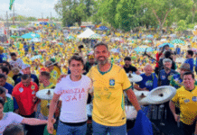 Bruno Scheid e Nikolas Ferreira comandam “Fora Moraes” diante de multidão em Ji-Paraná: “Rondônia é de direita”