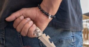 Jovem é esfaqueado durante partida de futebol e adolescente é apreendido no bairro Embratel em Vilhena