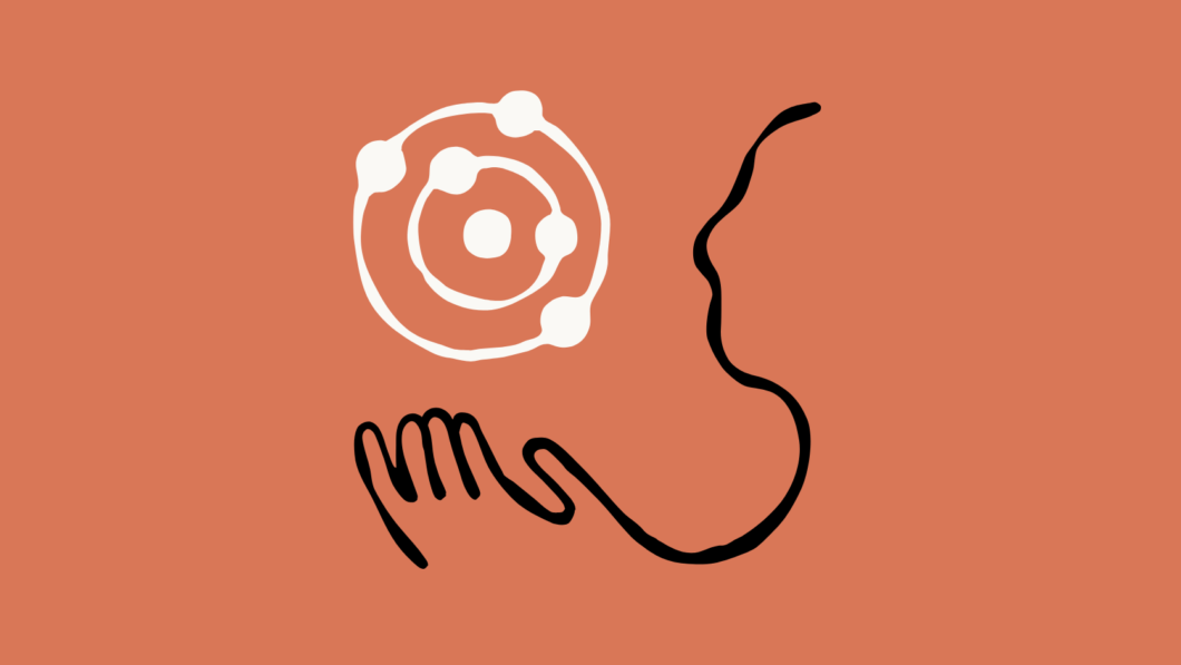 Ilustração em fundo laranja mostra o contorno preto de um rosto humano de perfil, voltado para a esquerda, com uma mão aberta abaixo do queixo. À frente do rosto, flutua um símbolo branco circular com pontos conectados, semelhante a órbitas ou a um diagrama molecular, sugerindo inteligência artificial e interação entre humano e tecnologia.