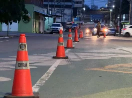 Montagem da estrutura dos 112 anos altera trânsito no entorno do Prédio do Relógio