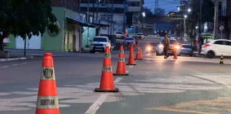 Montagem da estrutura dos 112 anos altera trânsito no entorno do Prédio do Relógio