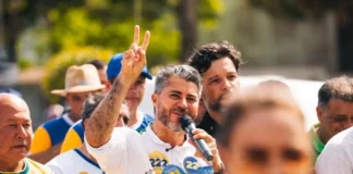 Marcos Rogério destaca mais de R$ 578 milhões em investimentos na saúde e propõe regionalização do atendimento em Rondônia O senador Marcos Rogério durante ato de campanha eleitoral em Rondônia.