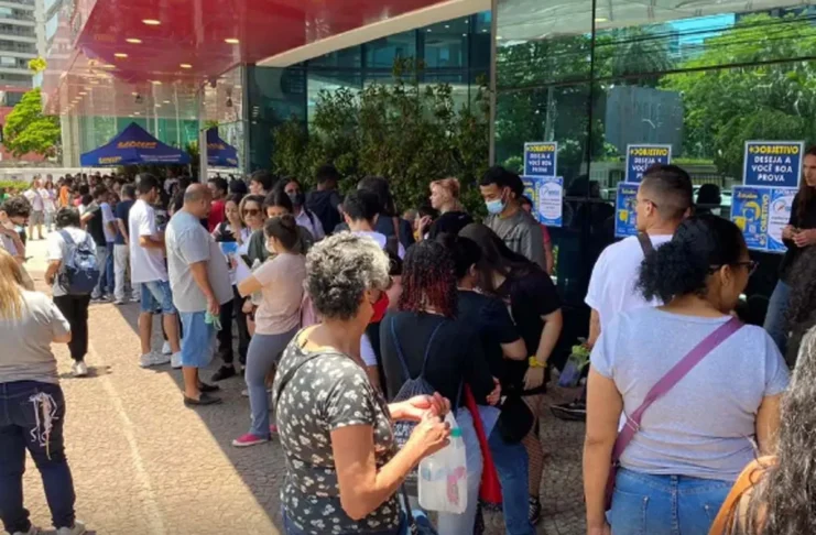 Prova Nacional Docente 2026 regista adesão de 23 estados e mais de 2 mil municípios Candidatos aguardam a realização de provas de concurso público para a área da educação.