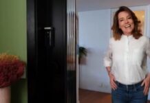 Aos 49 anos, apresentadora da GloboNews vive em apartamento repleto de arte popular e plantas em SP