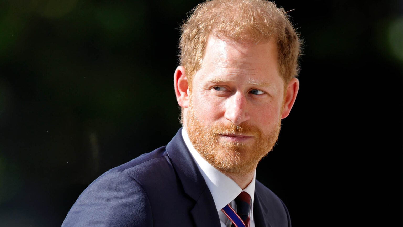 Príncipe Harry mantém tradição para lembrar Diana dentro de casa
