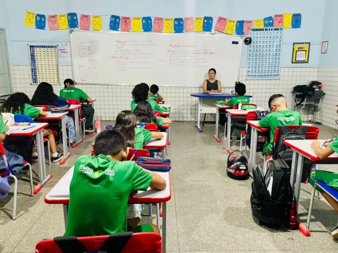 Prefeitura convoca novos professores para reforçar rede municipal de ensino Prefeitura convoca novos professores para reforçar rede municipal de ensino