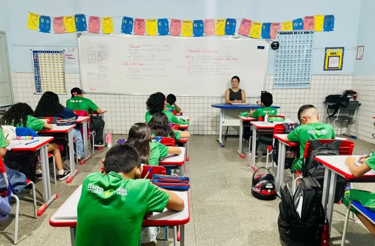 Prefeitura convoca novos professores para refor&ccedil;ar rede municipal de ensino