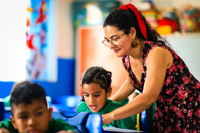 Dedica&ccedil;&atilde;o e compromisso com o futuro marcam a miss&atilde;o de quase 3 mil educadores da rede munic