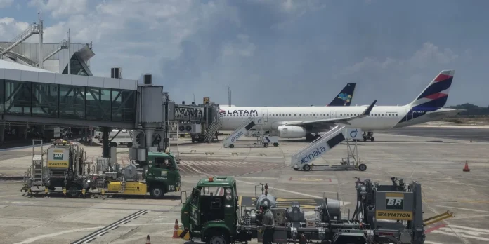 Petrobras reajusta preço médio do querosene de aviação em 11,76% Petrobras reajusta preço médio do querosene de aviação em 11,76%