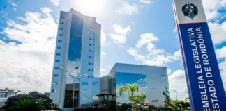 Dezesseis deputados são reeleitos e oito nomes renovam Assembleia Legislativa de Rondônia; confira os eleitos Dezesseis deputados são reeleitos e oito nomes renovam Assembleia Legislativa de Rondônia; confira os eleitos