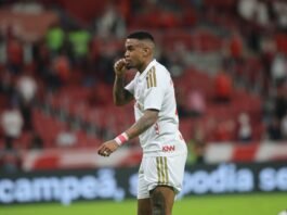 Alerrandro recupera titularidade no Internacional sob comando de Eduardo Baptista