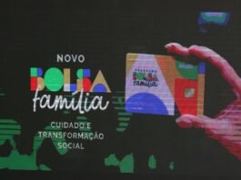 Lula antecipa pagamento do Bolsa Família reajustado para antes do 2º turno