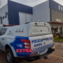 Jovem é preso por tráfico e corrupção de menores após PM flagrar consumo de maconha em praça no Centro de Vilhena