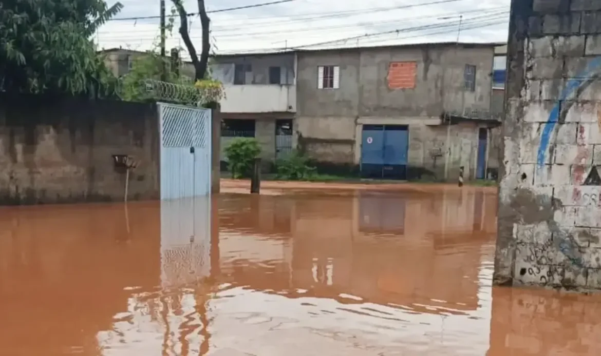 Bombeiros encontram corpo de mulher arrastada por correnteza