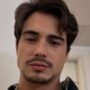 Quem já conquistou o coração de Danilo Mesquita? Ator vive romance discreto com famosa cantora na vida real