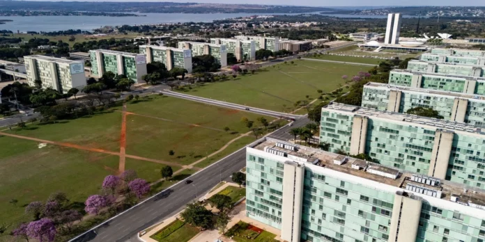 <p>Dia do Servidor Público: Ponto Facultativo é Transferido para Sexta-Feira</p> Dia do Servidor Público: Ponto Facultativo é Transferido para Sexta-Feira
