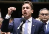 Nikolas Ferreira vira cabo eleitoral de Flávio e visita seis estados no Nordeste no 2º turno