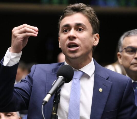 Nikolas vira cabo eleitoral de Flávio no Nordeste e visita 6 estados na reta final do 2º turno