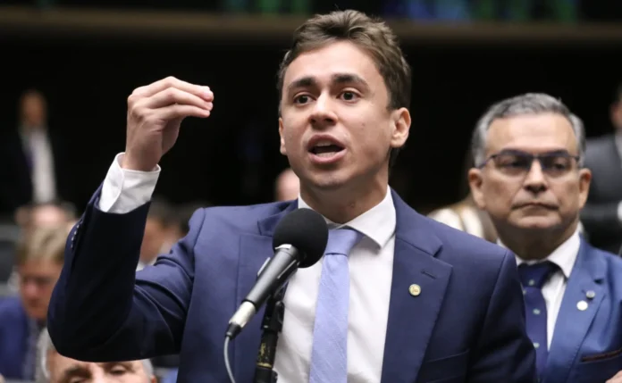 Nikolas Ferreira vira cabo eleitoral de Flávio e visita seis estados no Nordeste no 2º turno