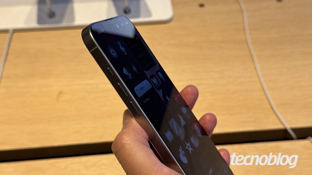 Lateral do iPhone 16