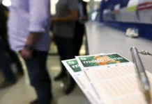Mega-Sena sorteia prémio de 150 milhões esta noite Mega-Sena sorteia prêmio acumulado de R$ 150 milhões nesta noite