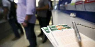Mega-Sena sorteia prémio de 150 milhões esta noite Mega-Sena sorteia prêmio acumulado de R$ 150 milhões nesta noite