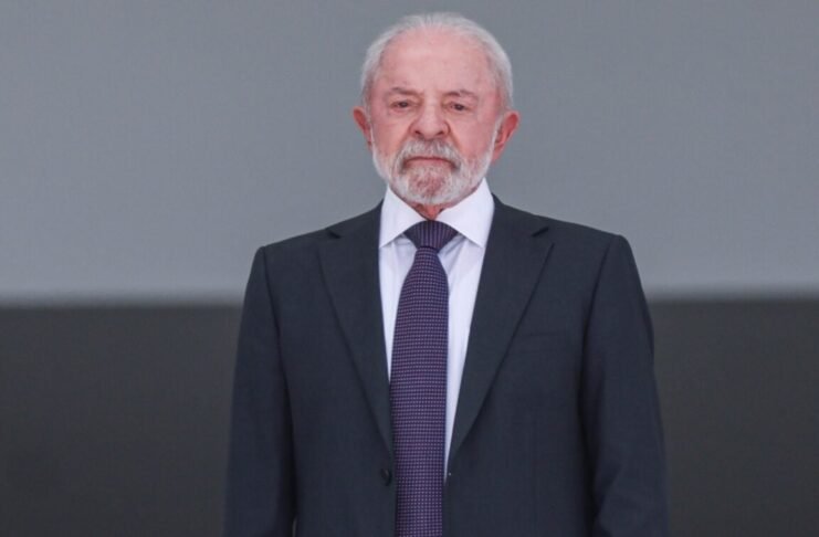 Governo Lula envia mensagens a aposentados informando que voto serve como prova de vida
