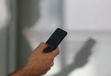 Governo autoriza bloqueio de celulares em presídios sem ordem judicial
